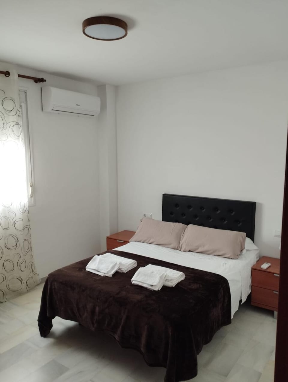 Bed, Bedroom, air conditioner