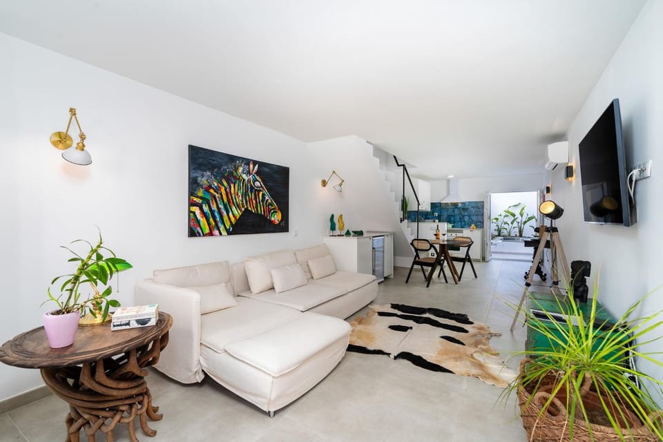 Casa Baco- Cozy House City Center Villa in Lagoa