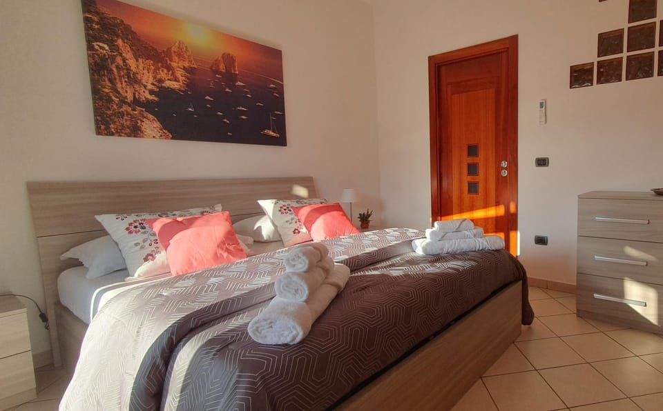 Bed, Balcony/Terrace, Photo of the whole room, Bedroom, air conditioner, air conditioner