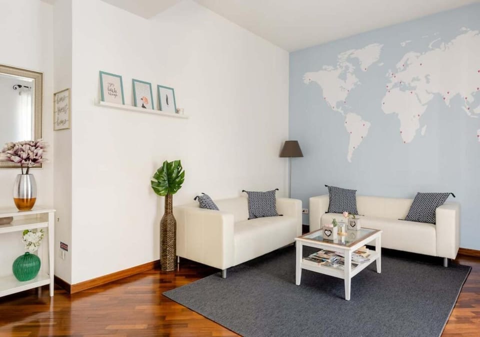 Communal lounge/ TV room, View (from property/room), Living room, Seating area, Dining area, air conditioner