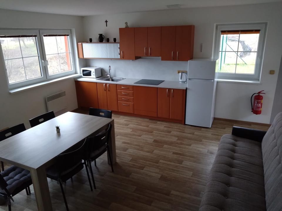 Kitchen or kitchenette, Living room