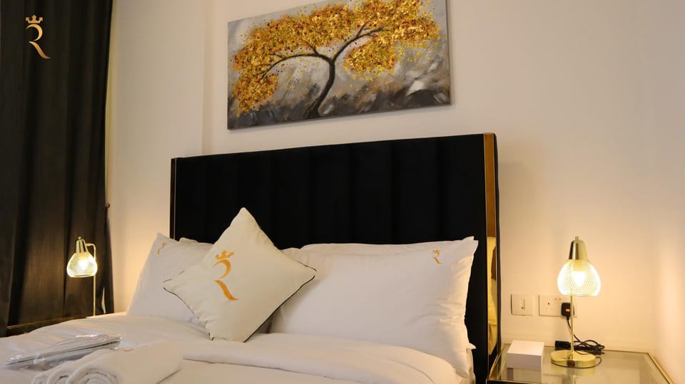 Bed, Photo of the whole room, Decorative detail, Bedroom