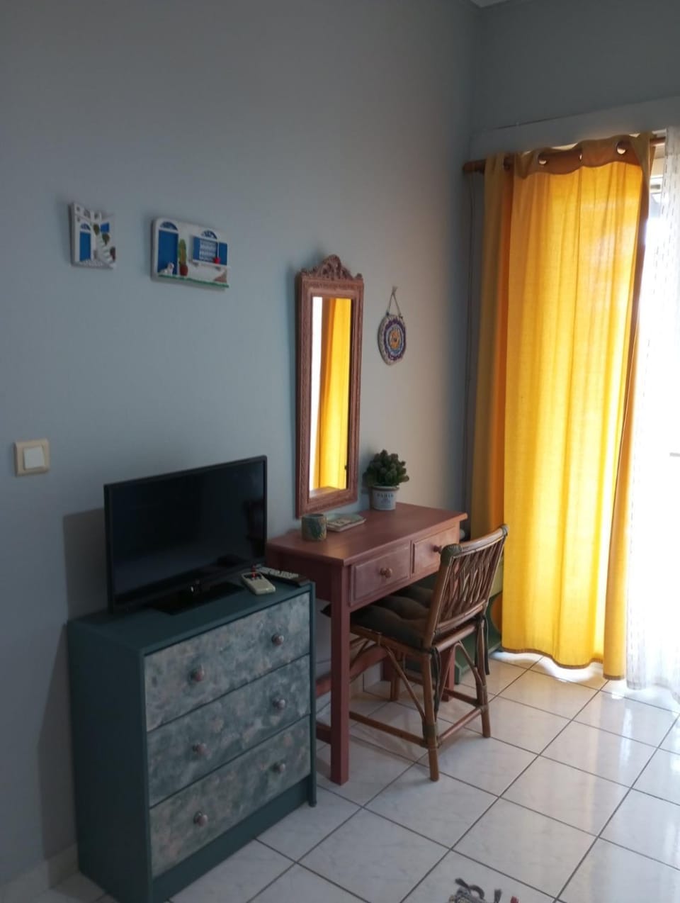 TV and multimedia, Seating area