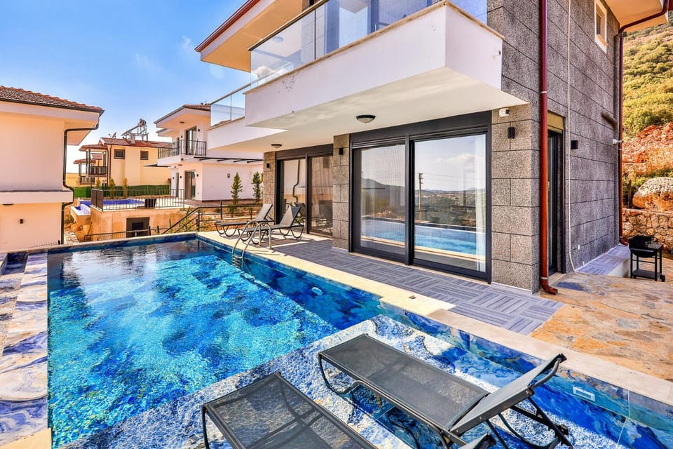 Patio, Day, Pool view, Swimming pool, sunbed