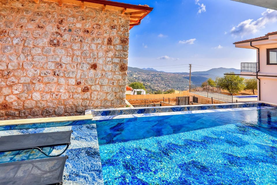 Day, Natural landscape, Mountain view, Pool view, Swimming pool, sunbed