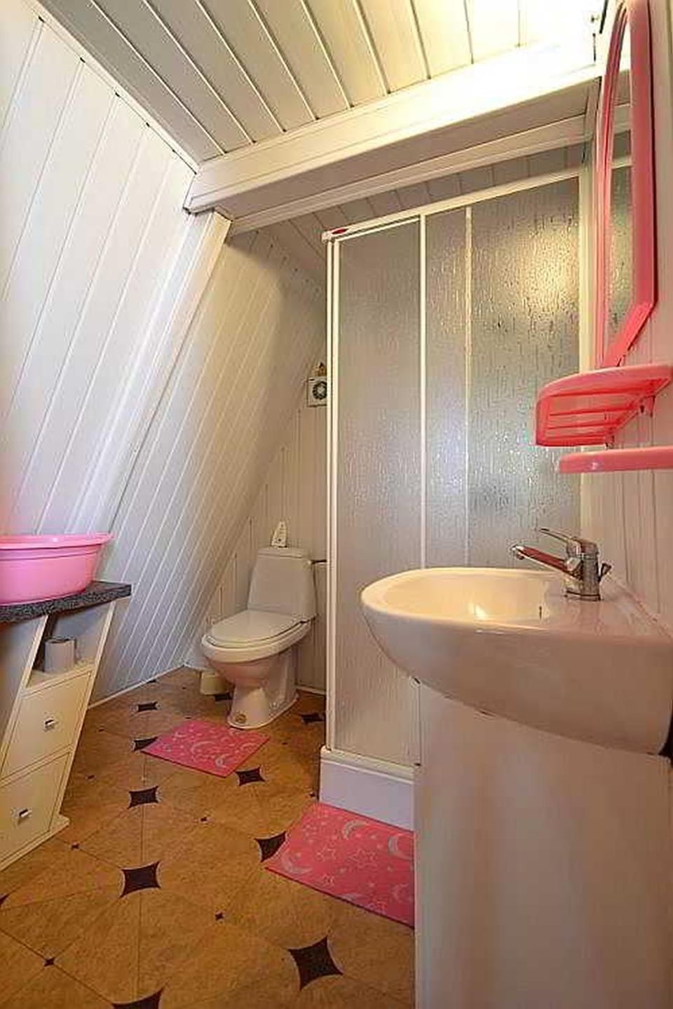 Shower, Toilet, Bathroom