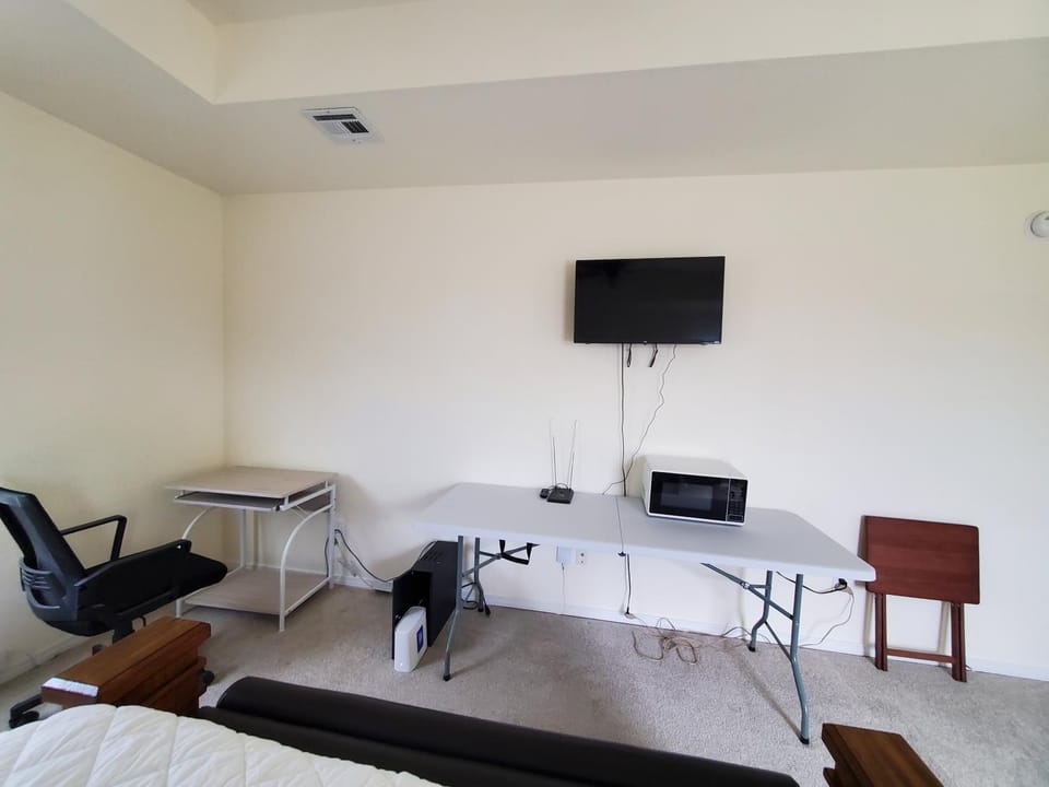 Master Bed & Bath Just For You Vacation rental in Rogers