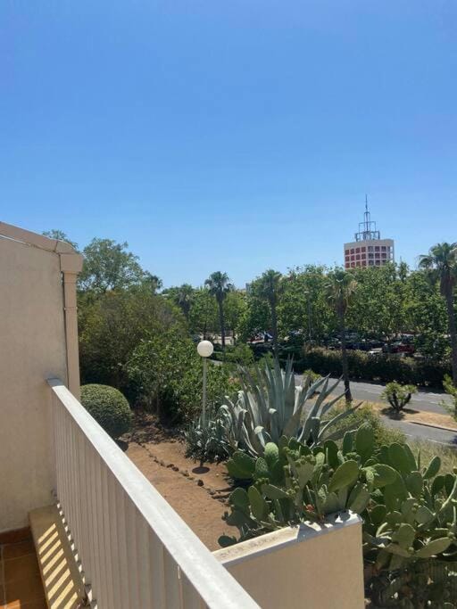 Balcony/Terrace, Garden view
