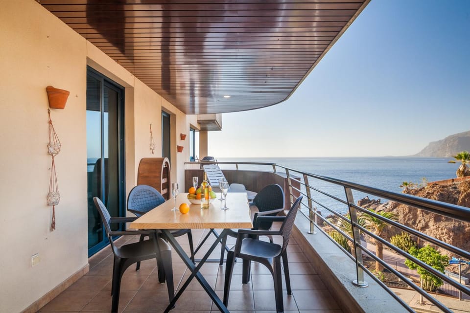 Balcony/Terrace, Mountain view, Sea view