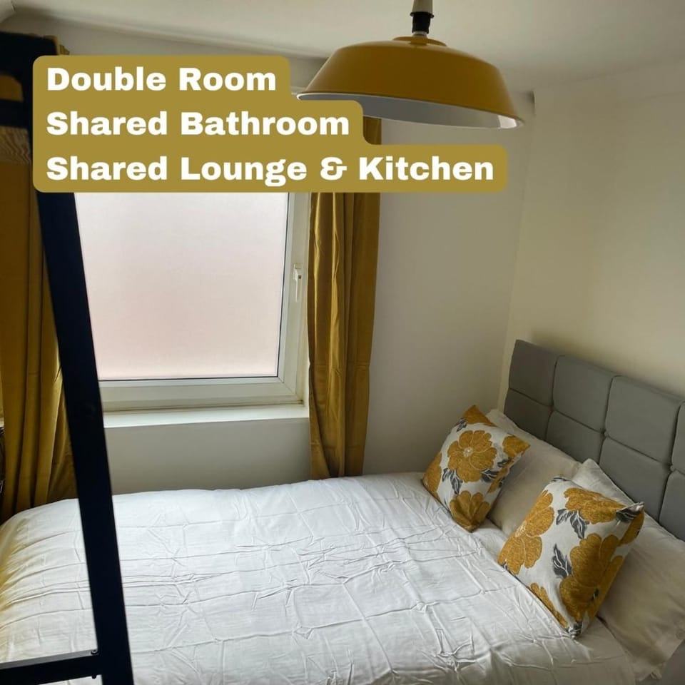 Quirky and Cosy Two Bed in Ferryhill Near Durham! - Available as individual rooms or the Entire Property! House in England