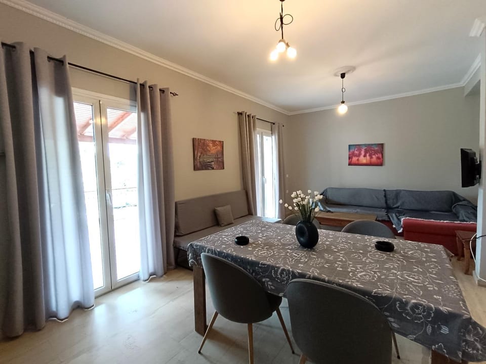 Living room, Seating area, Dining area