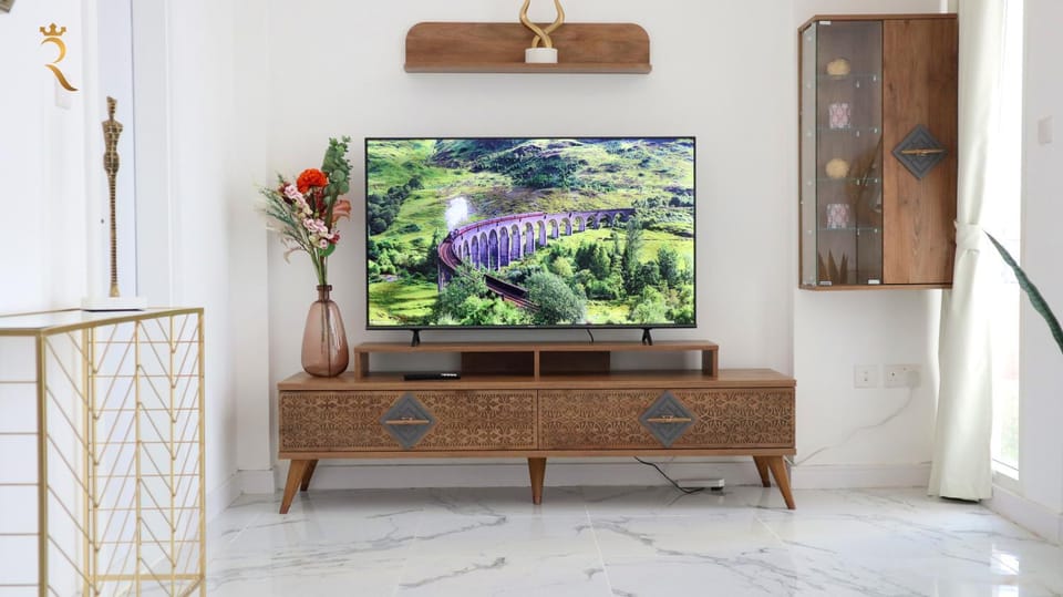 Communal lounge/ TV room, Natural landscape, TV and multimedia, Evening entertainment