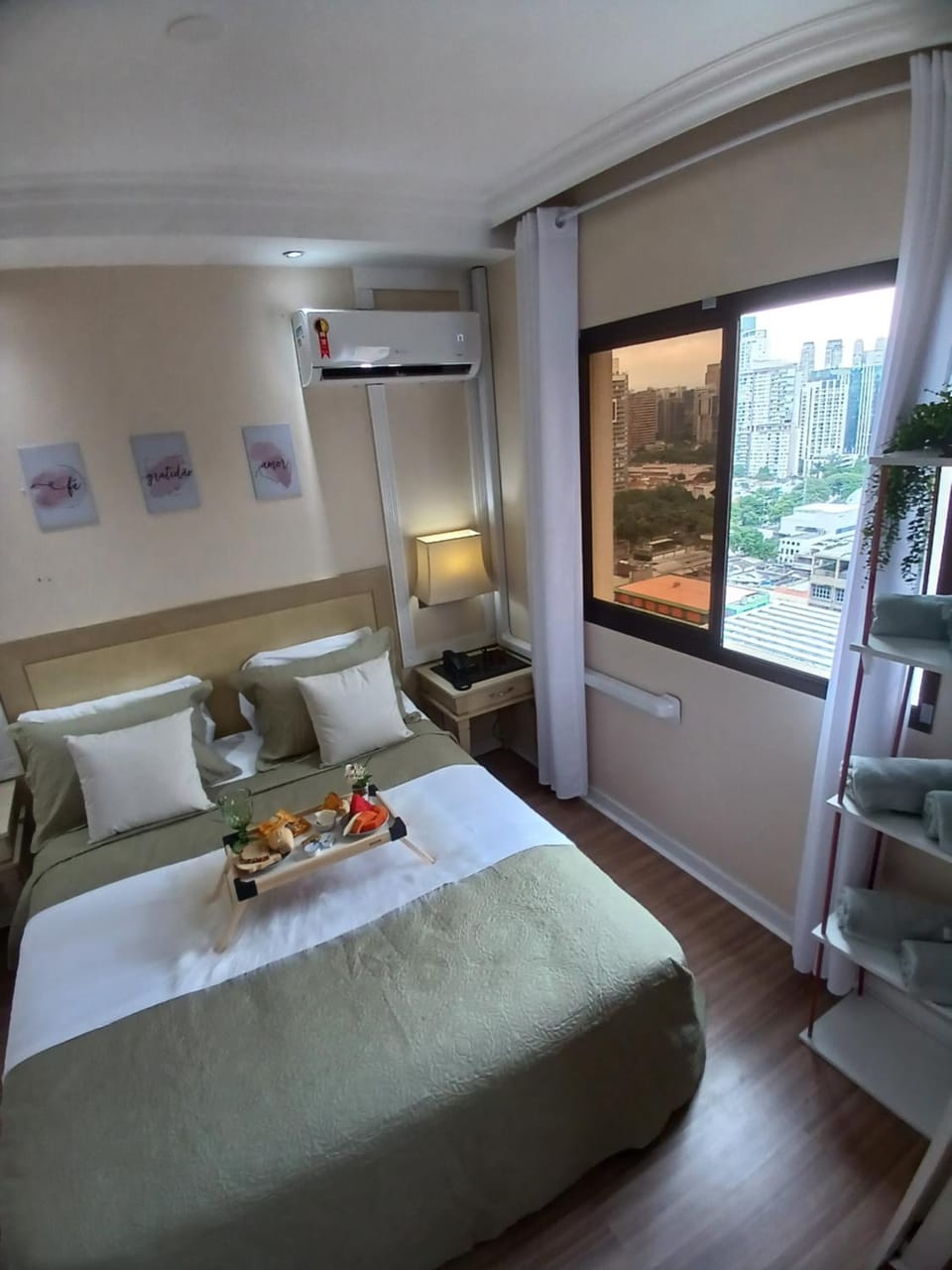 2905 Flat Completo em Hotel 4 estrelas no Jardins! Com piscina, Jacuzzi, Sauna e academia! Apartment in Sao Paulo City