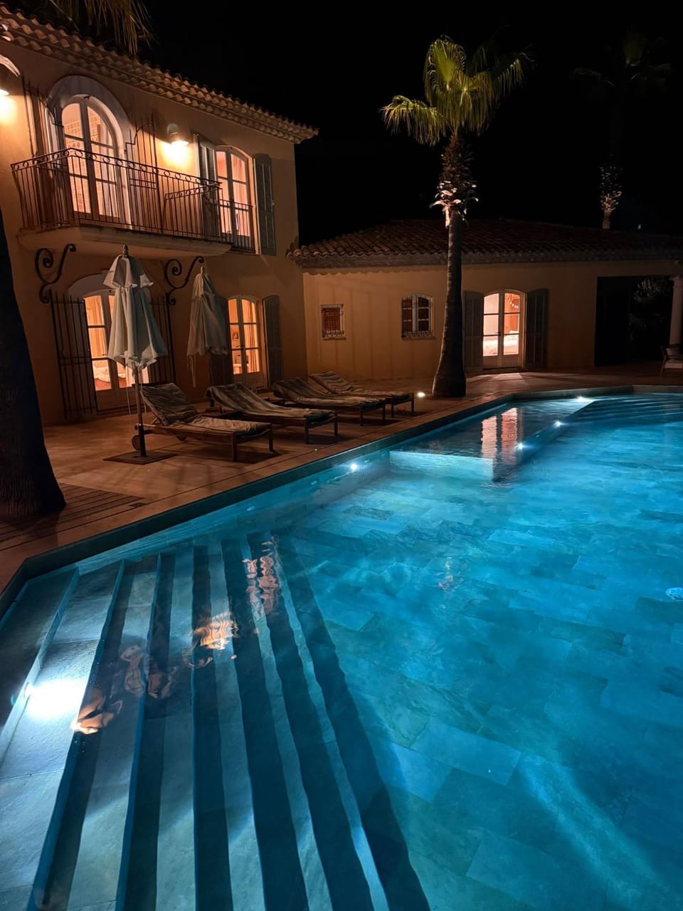 Property building, Swimming pool