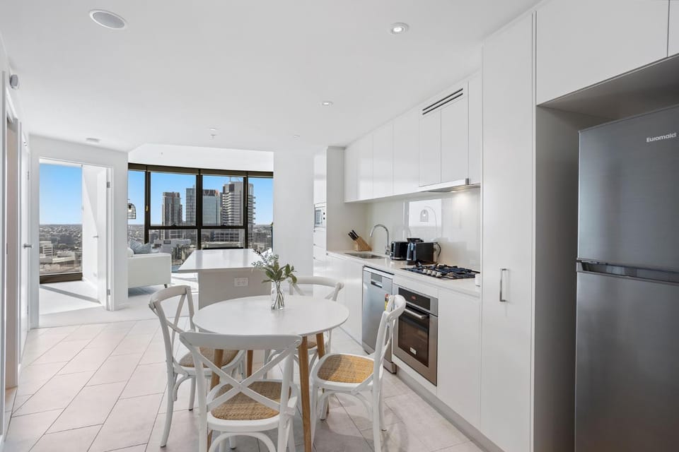 52nd Floor with Panoramic Views of Brisbane City Apartment in Kangaroo Point
