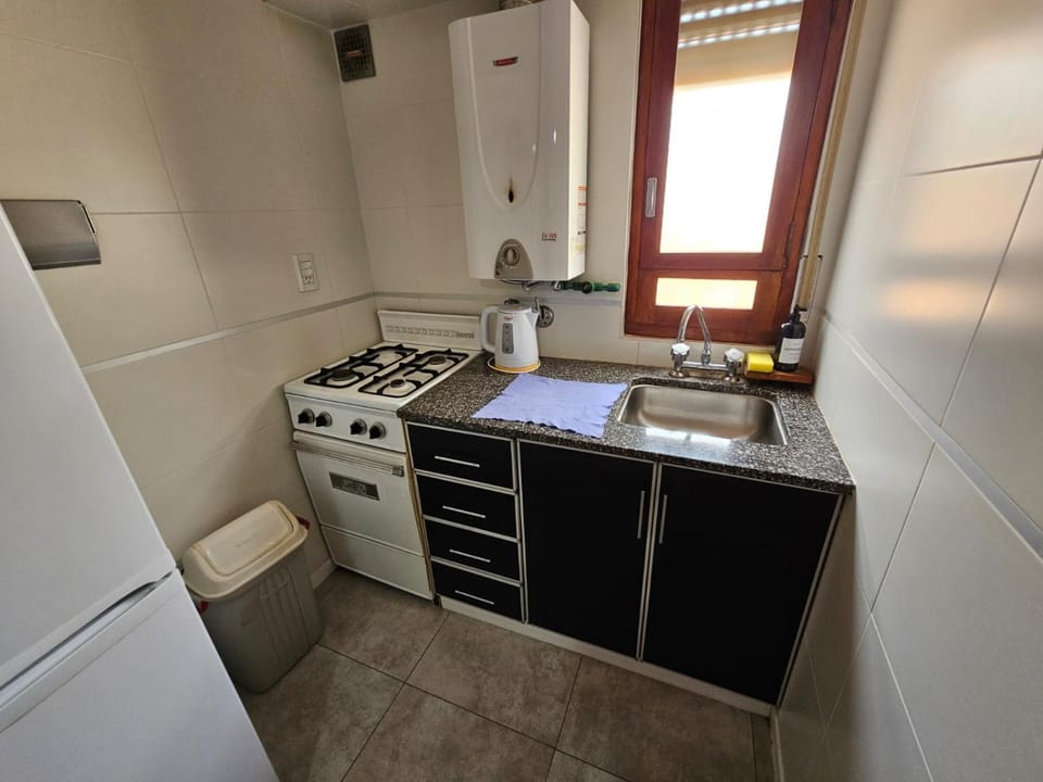 Kitchen or kitchenette, pet friendly, stove