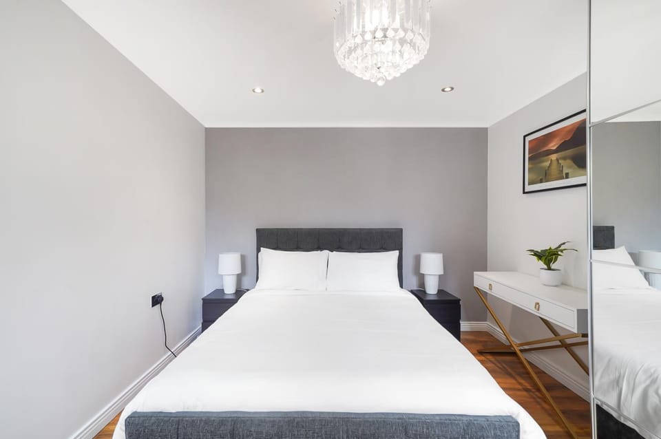 A beautiful stylish 2 Bedroom Apartment -City of London Apartment in London