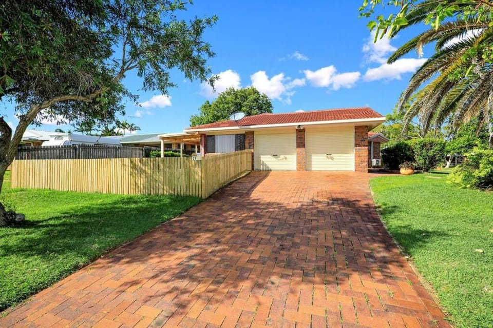 Shoreline House House in Bargara