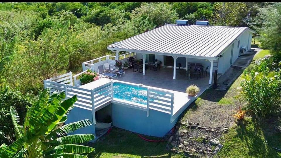 Property building, Garden, Garden view, Pool view, Swimming pool, sunbed
