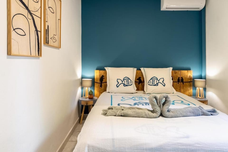 Bed, Photo of the whole room, Bedroom, air conditioner