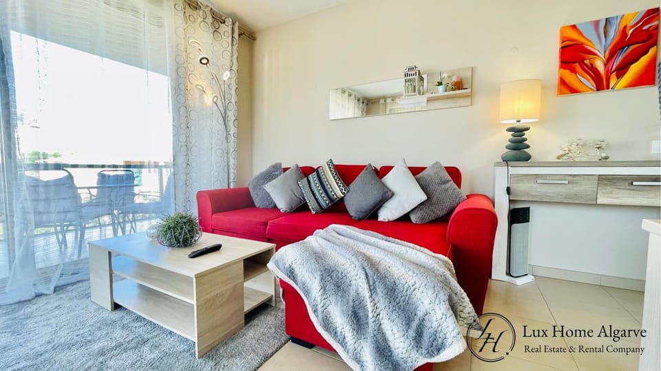 Casa Chic - Super Modern - Terrace - Pool - Garden Apartment in Portimao