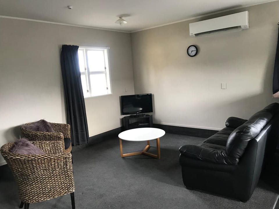 Twizel Holiday Park Campground/ 
RV Resort in Twizel
