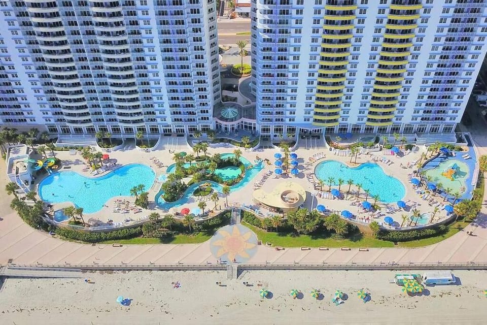Luxury Condo 10th Floor at the Wyndham Ocean Walk Apartment in Florida