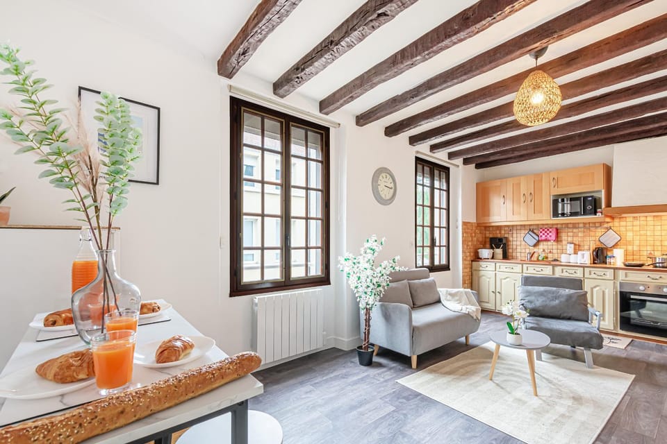Living room, Breakfast