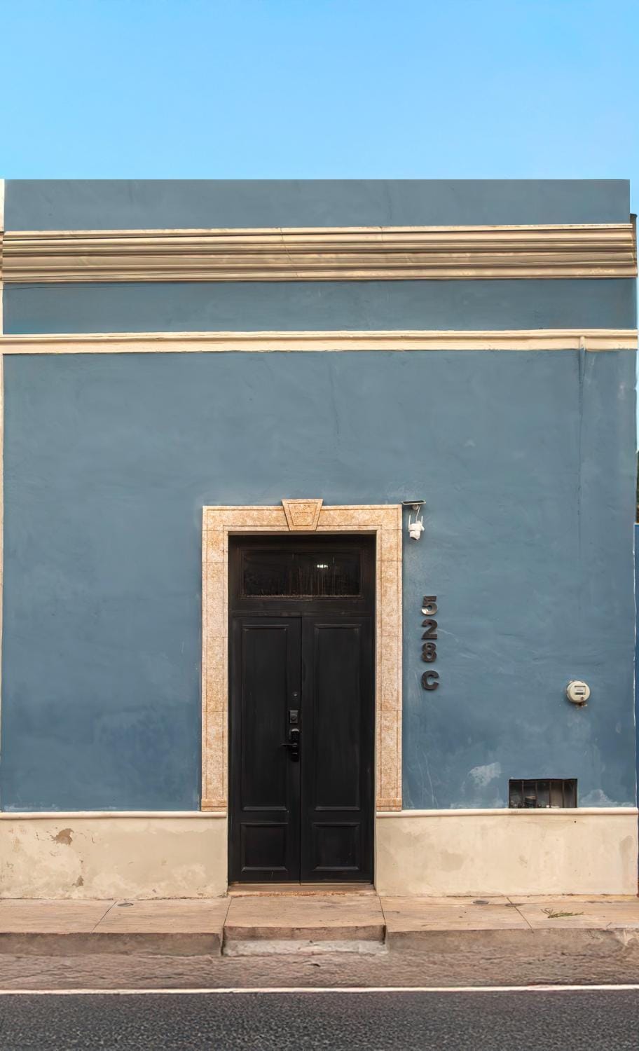 Facade/entrance