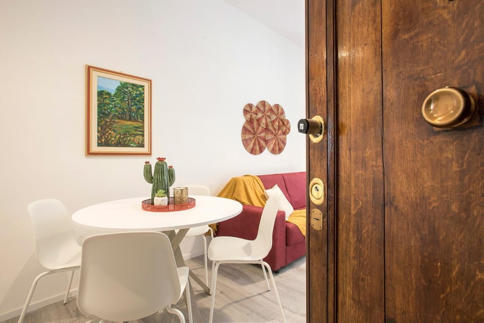 Dining area, heating, air conditioner