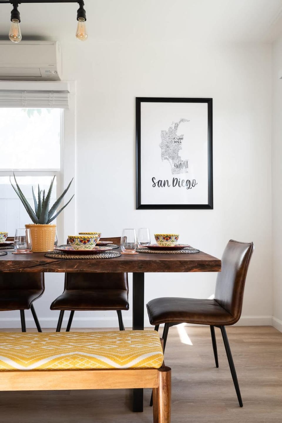 * Bueno Bueno Casita * / 7 min to Downtown / 4 Bdr House in San Diego