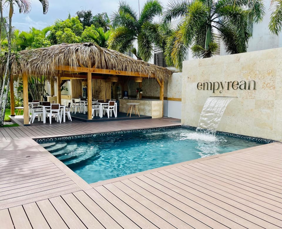 Property building, Day, Pool view, Swimming pool, sunbed
