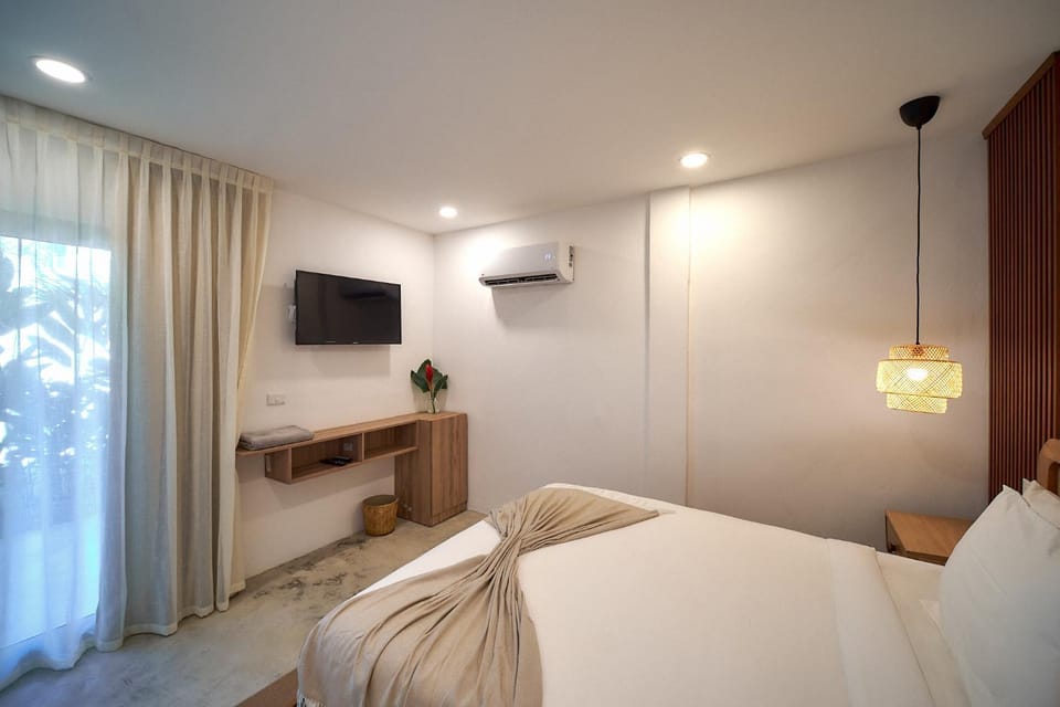 Communal lounge/ TV room, Bed, TV and multimedia, Photo of the whole room, Evening entertainment, Bedroom, air conditioner
