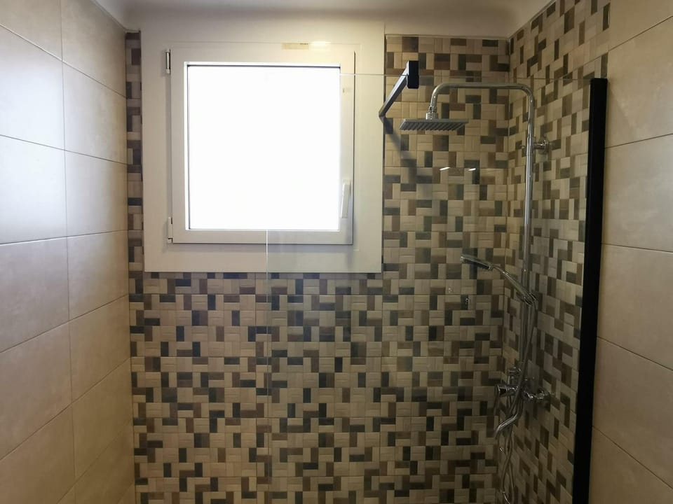 Apartamento acogedor a 400m de la playa en Llançà, con terraza y baño hidromasaje - ES-89-135 Apartment in Alt Empordà