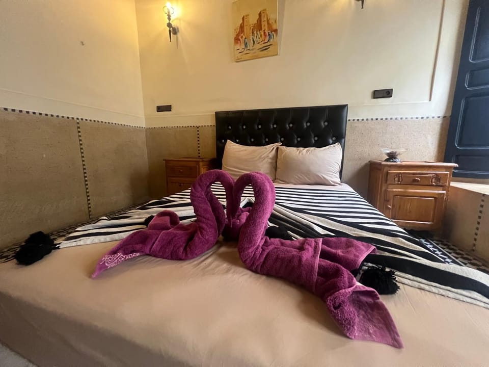 Bed, Photo of the whole room, towels