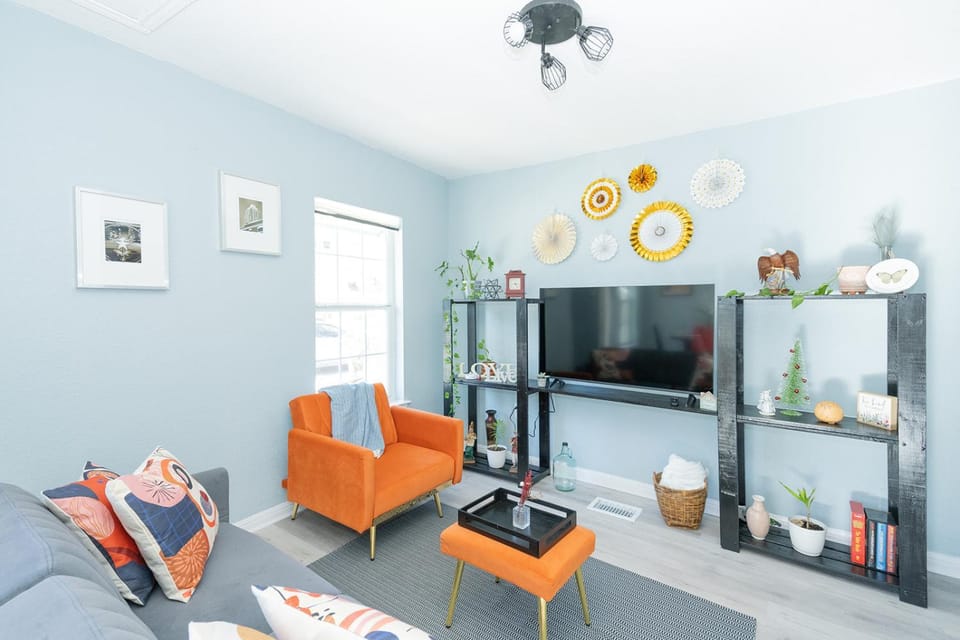 TV and multimedia, Seating area