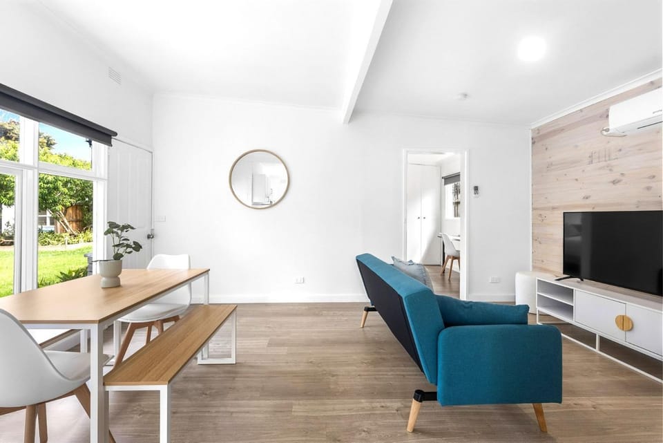 Rosebud Beachfront Haven Coastal Bliss Three Apartment in Melbourne