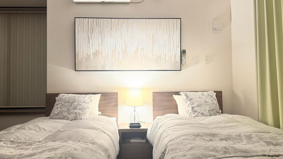 Bed, Photo of the whole room, Bedroom, air conditioner