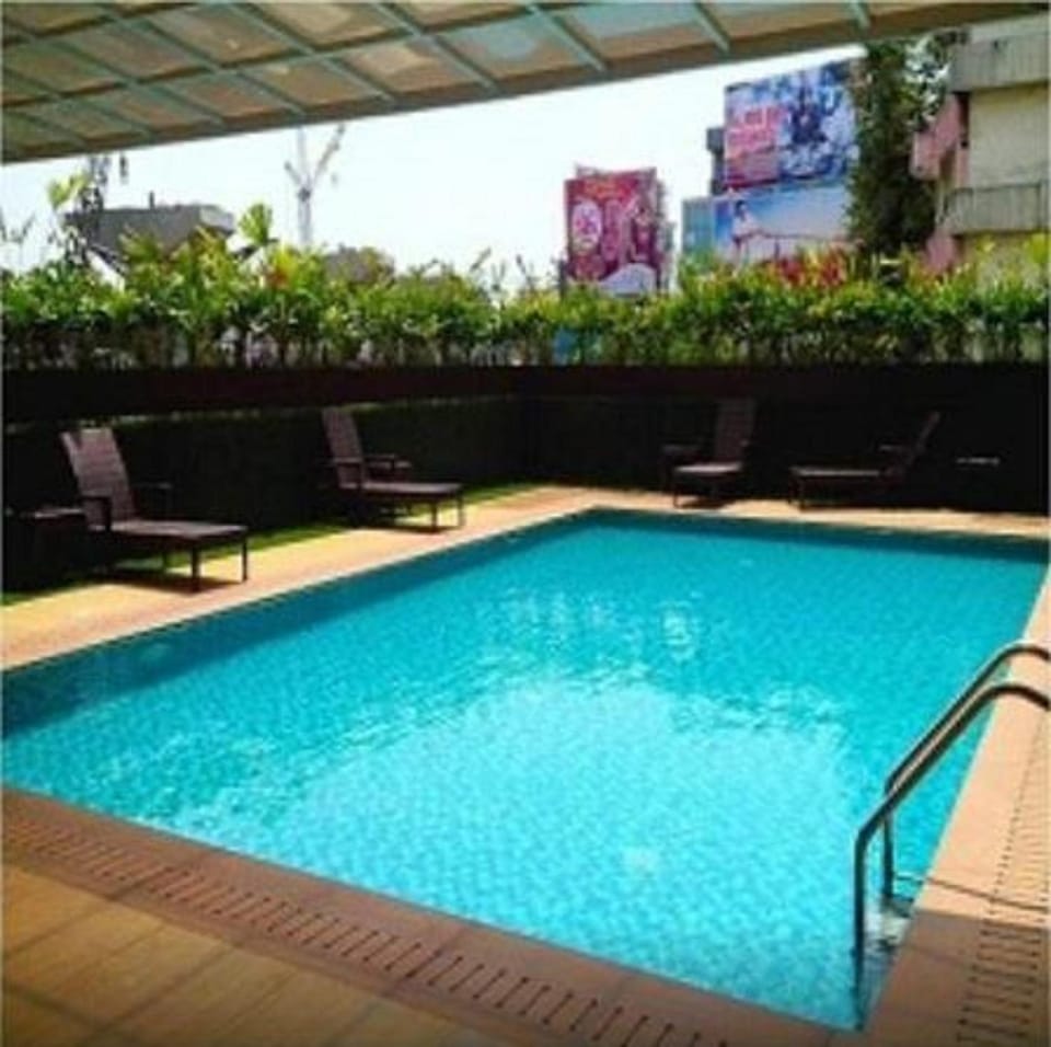 Day, Swimming pool, Swimming pool