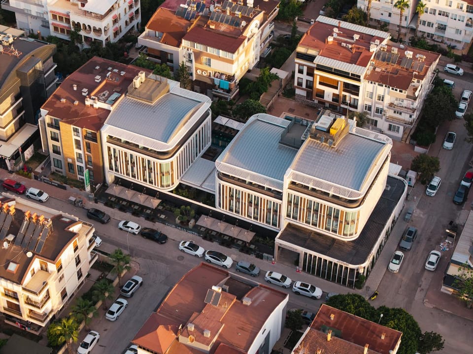 Property building, Day, Neighbourhood, Bird's eye view, Street view, Location