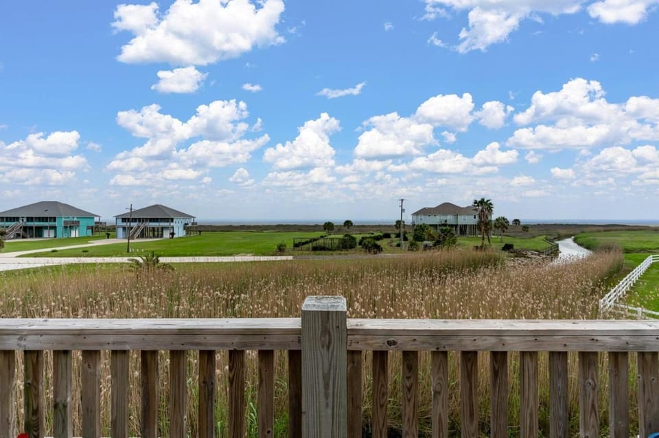 Viewtastic home House in Bolivar Peninsula