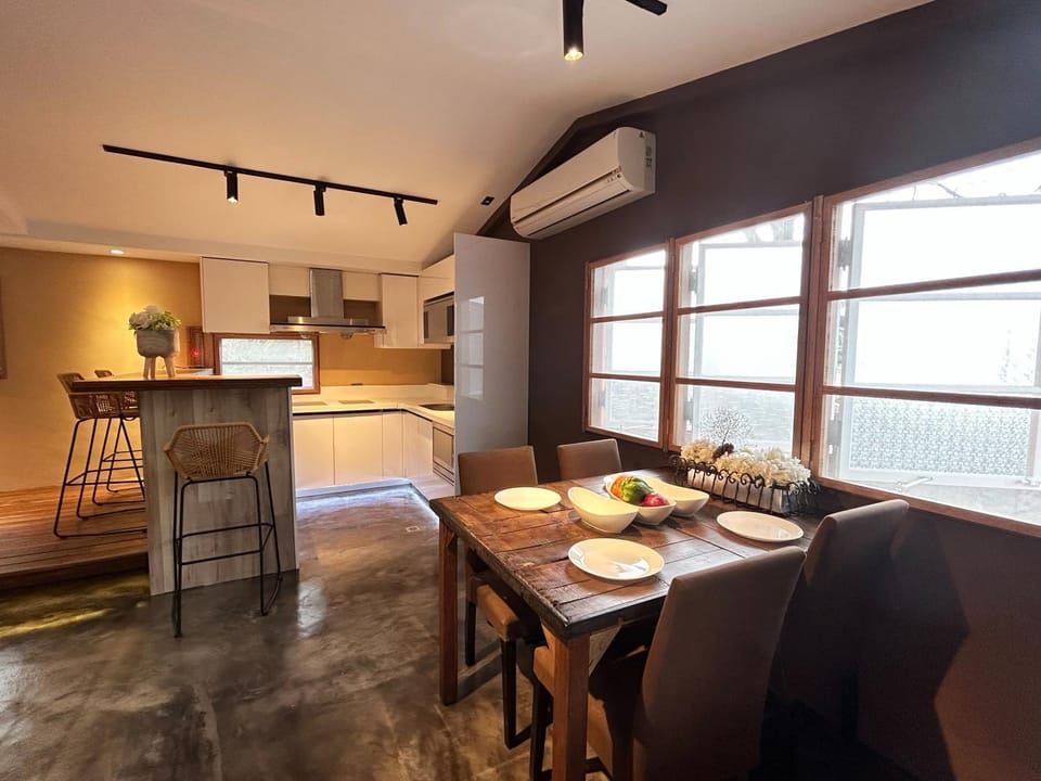 Kitchen or kitchenette, Living room, Dining area, stove