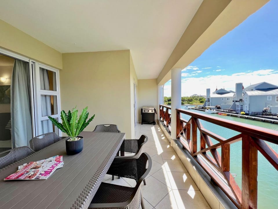 View (from property/room), Balcony/Terrace, Seating area