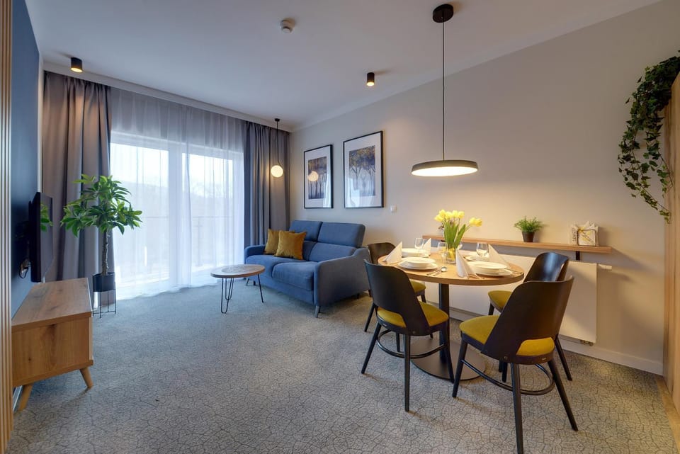 Balcony/Terrace, Living room, Seating area, Dining area
