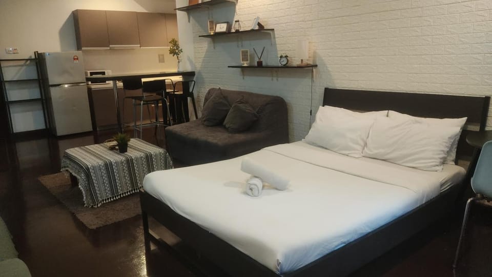 Bed, Kitchen or kitchenette