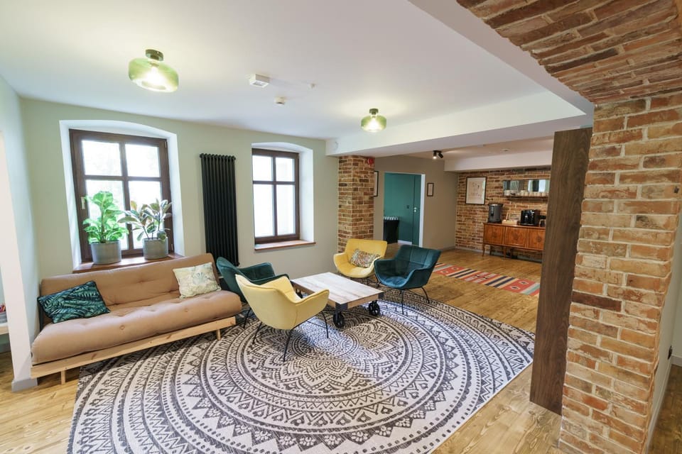 Coffee/tea facilities, Seating area