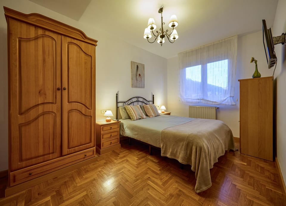 Bed, Photo of the whole room, Bedroom, wardrobe