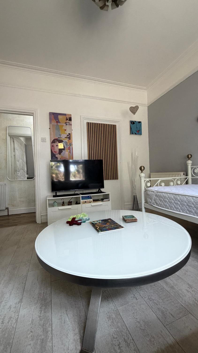 Bournemouth. Private Self Contained space. Apartment in Bournemouth