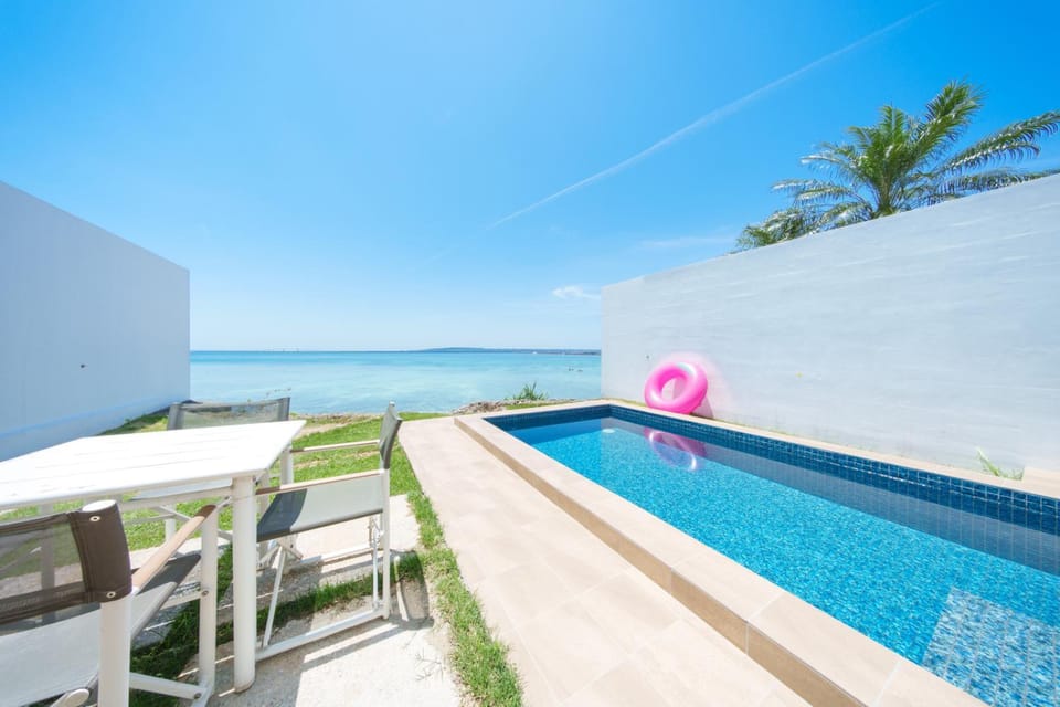 Crystal Villa Miyakojima Sunayama Beach Villa in Okinawa Prefecture
