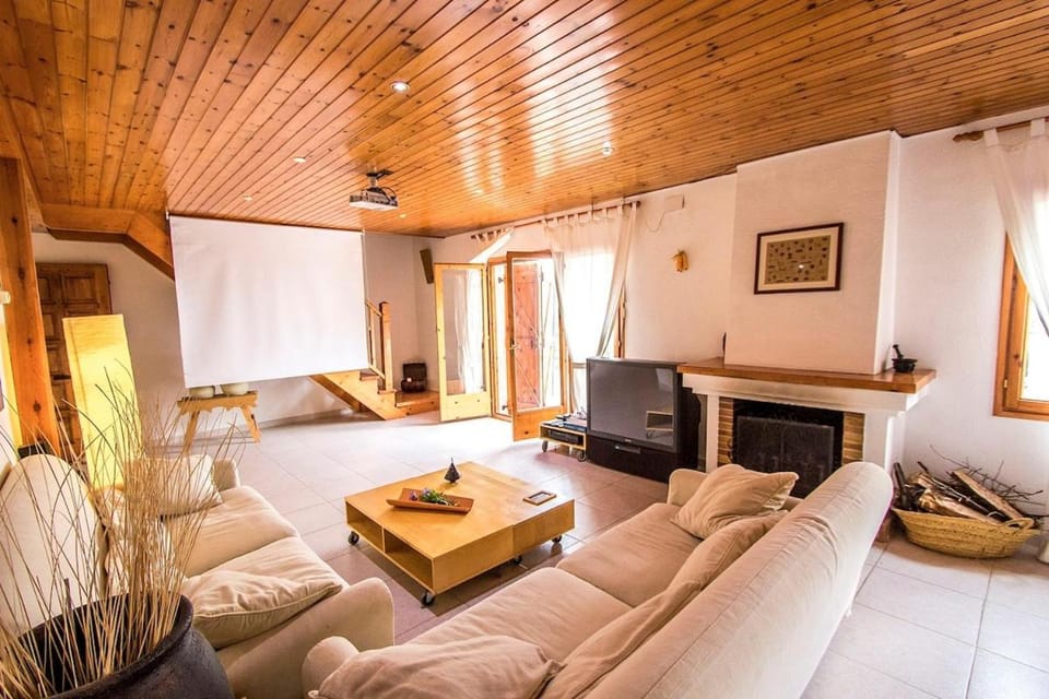 Communal lounge/ TV room, Living room